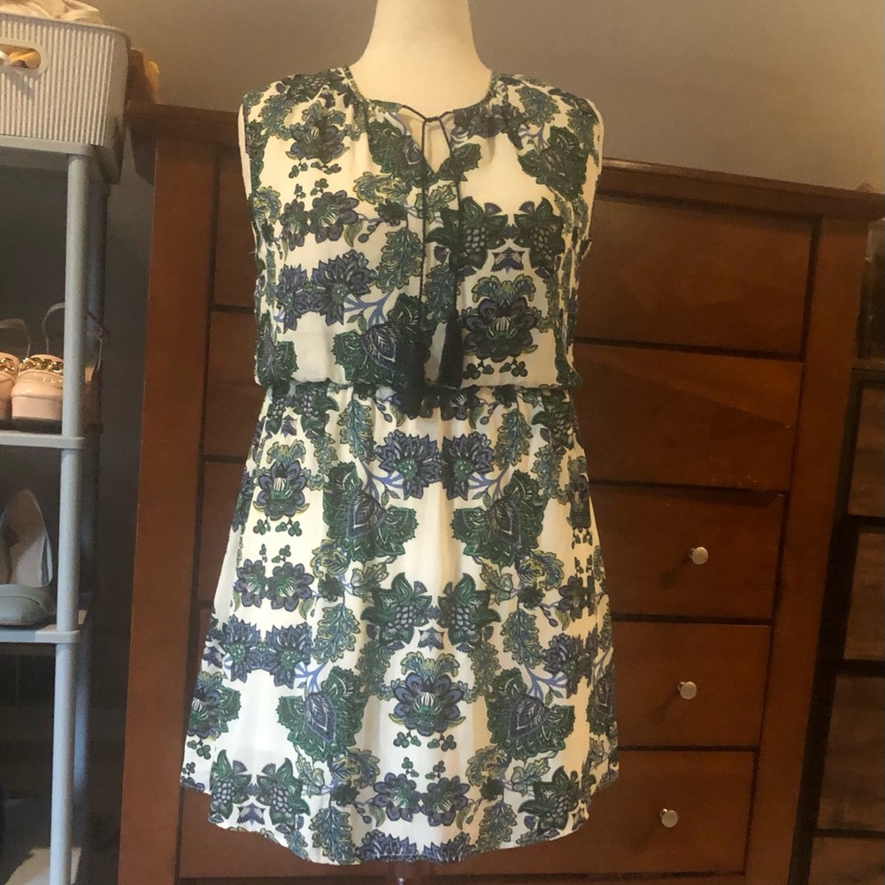 White Floral Printed Sleeveless Summer Dress
